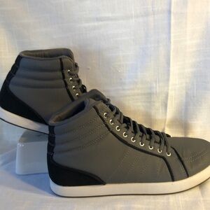 FILA Mens Hightop Sneakers Size 9.5 NWOT